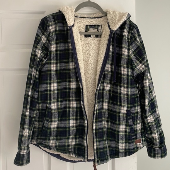 L.L. Bean Jackets & Blazers - L.L. Bean zip up with fleece inside